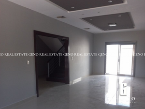 CASA EN VENTA FRENTE A PARQUE Y EN ESQ EN TOMAS VALLES