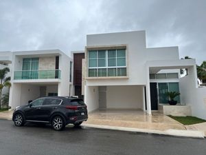 CASA EN VENTA EN ALTABRISA, MÉRIDA