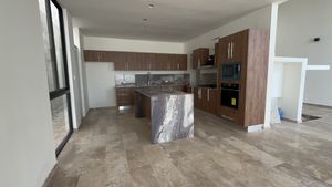 CASA EN VENTA EN CONKAL, PRIVADA NADIRA