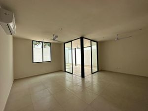 CASA EN VENTA EN LEANDRO VALLE, MÉRIDA