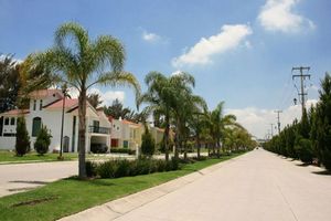 Terreno en AV. CASA FUERTE