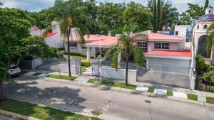 CASA EN VENTA EN BUGAMBILIAS 1RA SECCIÓN