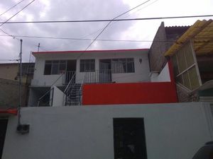 CASA CON 4 VIVIENDAS