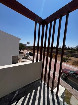 CASA NUEVA EN CIUDAD MADERAS