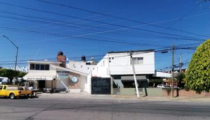 3  locales comerciales en planta baja