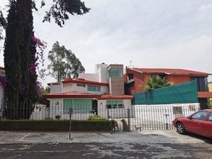 Vendo residencia de autor totalmente remodelada