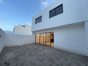 Estrena Casa en Preserve Juriquilla con Amplio Jardin