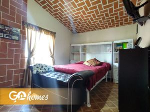 Casa en Tequisquiapan, Adolfo Lopez Mateos, Interesante y con potencial