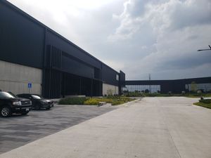 Renta Bodega Industrial de 4,961 m2 Zona Aerop. Querétaro