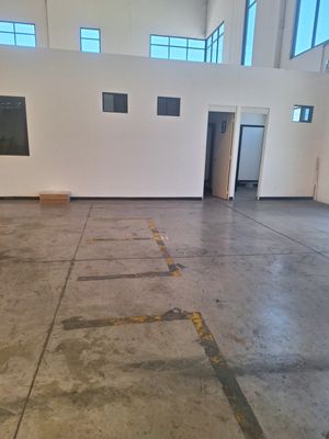 Renta bodega 4,300 m2 Parque Industrial, Santa Rosa Jauregui
