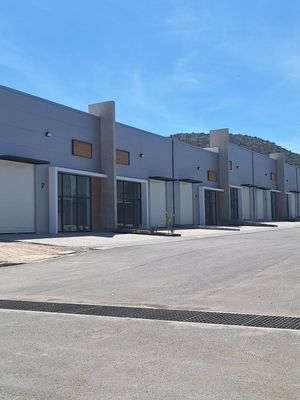 Renta Nave Industrial, 270 m2,  Parque Ind, Querétaro