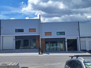 Renta Bodega Industrial, 270 m2, Parque Ind, Querétaro