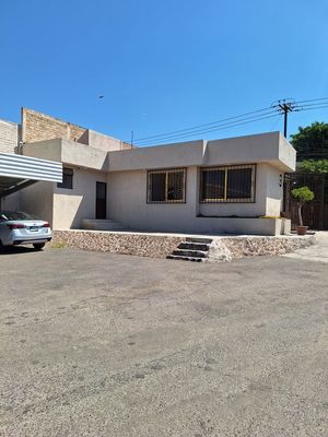 Venta Bodegas rentadas, 3,000 m2, Querétaro