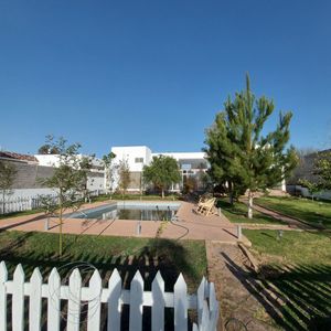 3000 Metros de terreno casa moderna con alberca