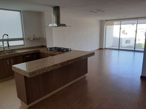 VENTA DE DEPARTAMENTO LOMAS 4 CON AMPLIOS ESPACIOS