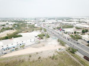 TERRENO COMERCIAL EN RENTA ESQUINA