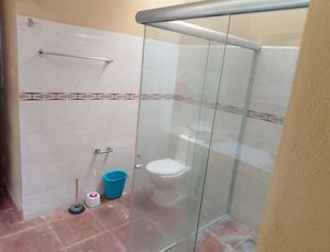 Amplios espacios en baños