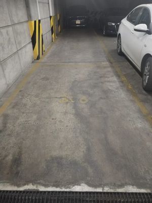 2 Lugares de estacionamiento.