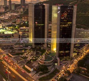 Oficina En Renta En Del Valle Oriente, San Pedro Garza García, Nuevo León