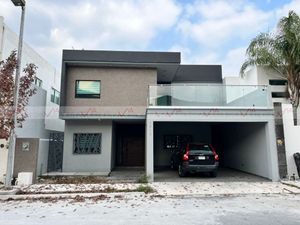 Casa en venta en Palmares Residencial, Monterrey, Nuevo León.