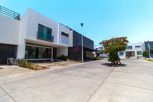 Casa  venta en coto Bosque Cedros, Santa Anita, Tlajomulco de Zúñiga Jalisco.