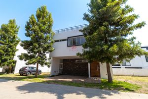 CASA EN VENTA EN SOLARES, ZAPOPAN, JALISCO.