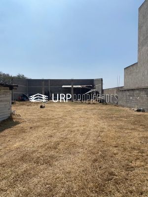 TERRENO PLANO A UNA CALLE DE LA ESCUELA SIERRA NEVADA ESMERALDA