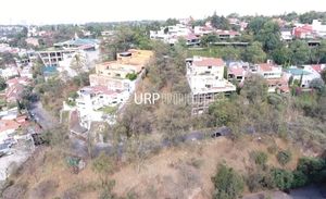 EXCELENTE TERRENO EN BOSQUE DE LAS LOMAS CON DOBLE FRENTE PARA DESARROLLAR