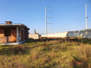 Construcción de 1 hectárea bardeada con 5 casas en obra. 