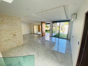 Casa en Fraccionamiento en Lomas de Vista Hermosa, Cuernavaca, Morelos CAEN-724-