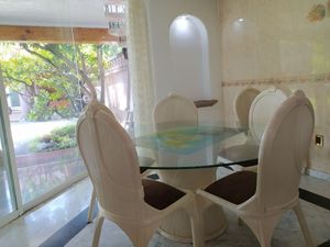 Casa en Fraccionamiento en Lomas de Vista Hermosa, Cuernavaca, Morelos CAEN-789-