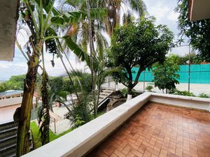 Casa Sola en Lomas de Cortes, Cuernavaca, Morelos CAEN-1051-Cs