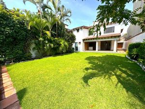 Casa en Fraccionamiento en Rinconada Vista Hermosa, Cuernavaca, Morelos CAEN-103