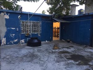 SE RENTA / VENDE CASA CERCA A OFICINAS DE PEMEX