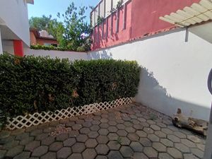 Casa en VENTA Lomas de la Herradura conJardín y depa adicional