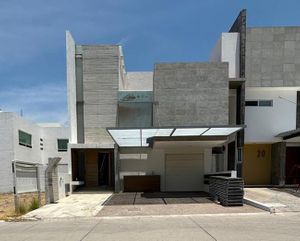 Casa en Venta en MILENIO III  Querétaro J2