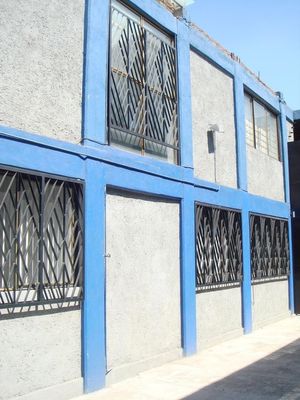 BODEGA COMERCIAL EN VENTA, LA ROMANA, TECHUMBRE NUEVA, EXCELENTE ESTADO.