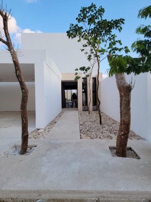 ¡Vive el Lujo en Temozón Norte! Hermosa Casa en Venta