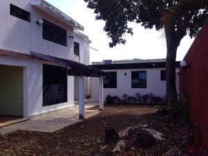 Residencia en Montecristo en renta