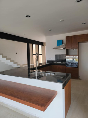 ¡Vive el Lujo en Temozón Norte! Hermosa Casa en Venta