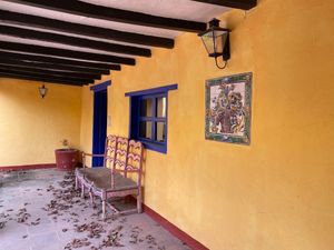 Casona en renta en calle principal del Pueblo Mágico de Valle de Bravo