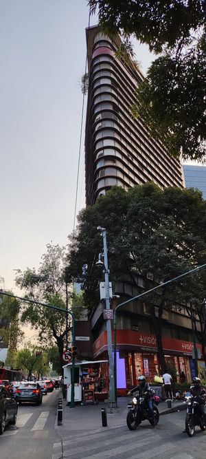 Edificio en renta en Insurgentes Sur.