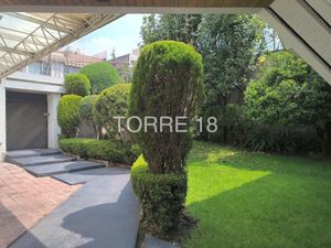 CASA PARA REMODELAR EN VENTA EN LOMAS DE TECAMACHALCO, SECCION FUENTES