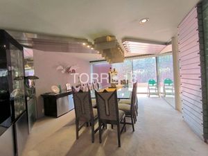 CASA PARA REMODELAR EN VENTA EN LOMAS DE TECAMACHALCO, SECCION FUENTES