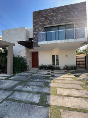 Casa en Lagos del Sol, Cancún, Q. Roo (f23)