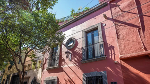 Casa con Terraza a Poco Minutos del Centro en venta - San Antonio