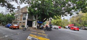Rento local comercial frente a Centro Comercial Punto Maq, Coyoacán