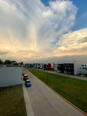 HERMOSA CASA CERCA UDLAP EN FRACC.NOBEL