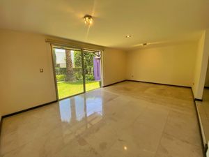 CASA EN VENTA EN LOMAS DE ANGELOPOLIS