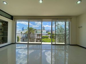 CASA EN VENTA EN LOMAS DE ANGELOPOLIS